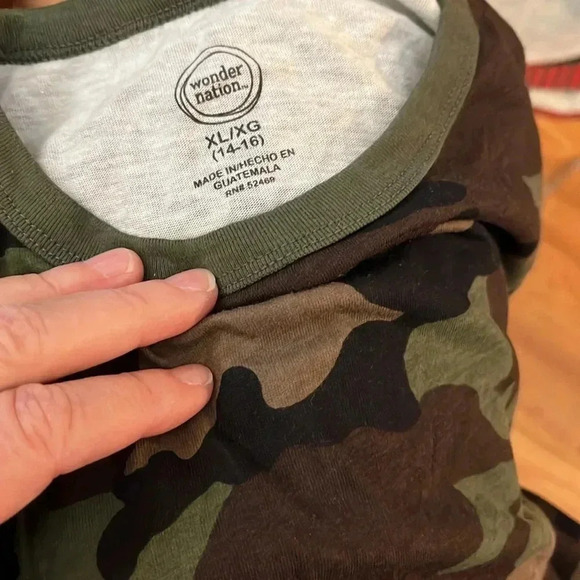 Kids Long Sleeved Camo Shirt Size XL - Picture 2 of 2